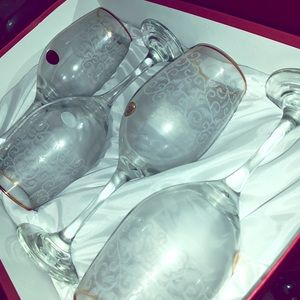Wine glass set